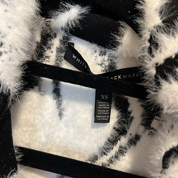 White House Black Market NWT SZ XS. Long Sleeve Belted Iris Sweater Coat - Picture 6 of 15